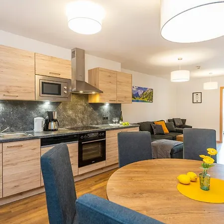 Alpenparks & Alpendorf Hotel *