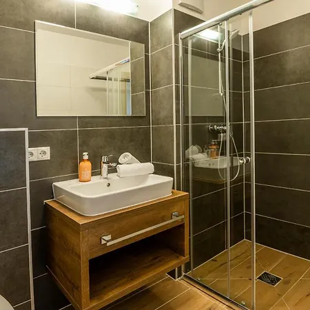 Alpenparks & Alpendorf Hotel *