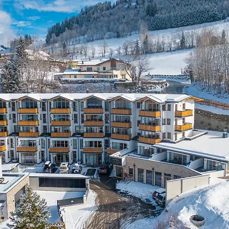Alpenparks & Alpendorf *