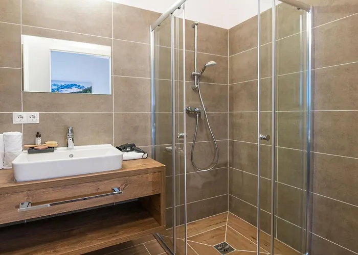 Alpenparks Hotel & Apartment Alpendorf Hotel *